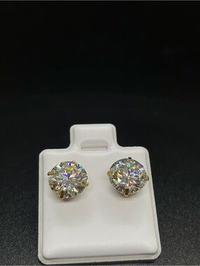 VVS Moissanite Studs 8mm Medical grade Titanium